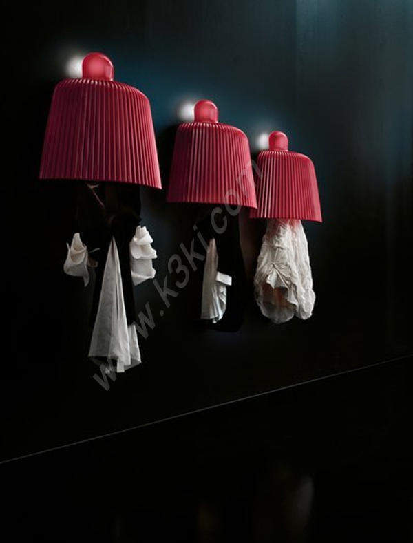 أغرب وأروع 15 تصميم لحمالات الثياب