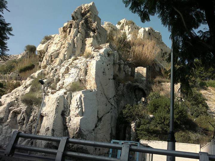 Image result for ‫جبل قاسيون و قصة صخرة إذكريني‬‎