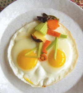 بيض عيون مع الخضار