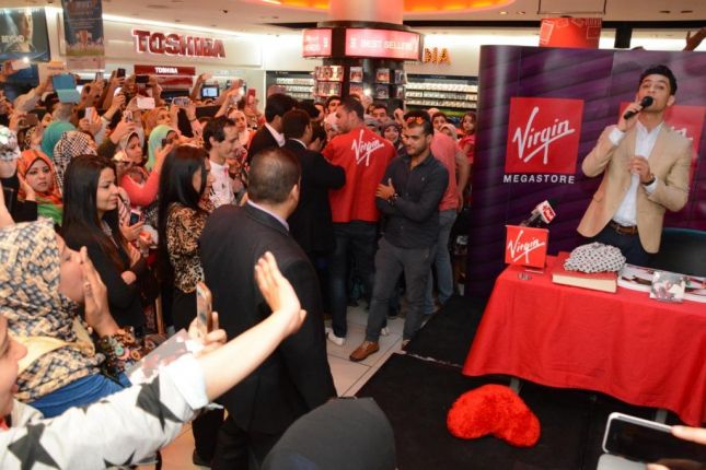 محمد عساف يحتفل بألبومه مع جمهوره المصري